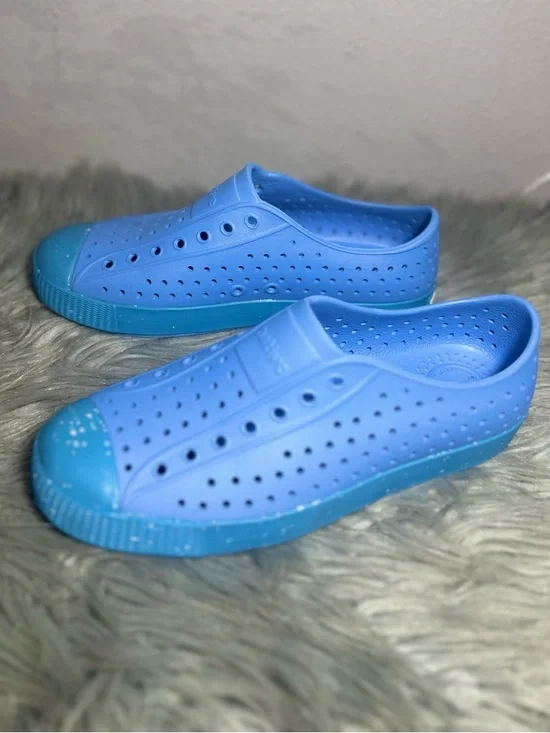 Native Jefferson SlipOn RESTING BLUE/ BRILLIANT BLUE/ SHELL SPECKLES Size J4 - Picture 2 of 10